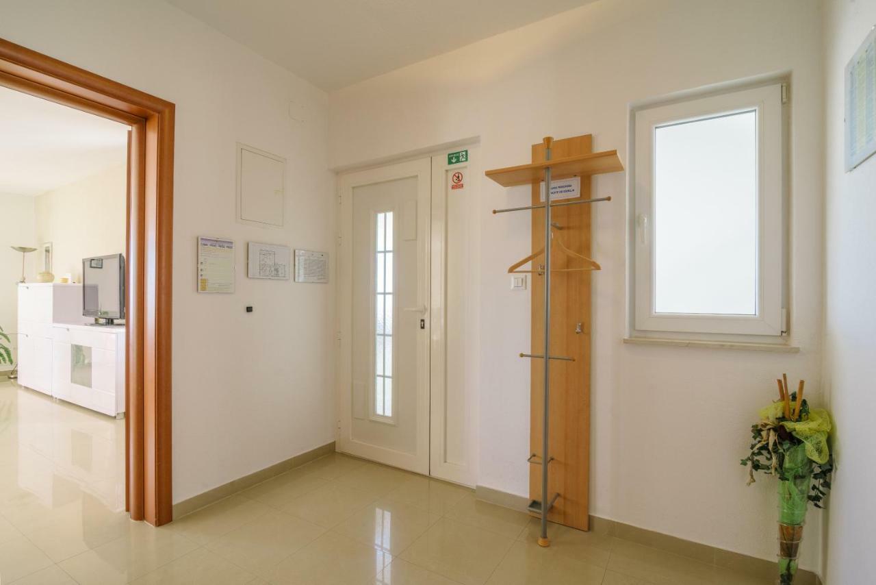 Apartman Niko Kastela Exterior photo